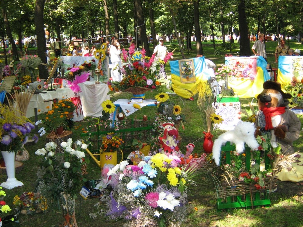 Донецк Выставка цветов 2012 Слава Донецку и шахтёрскому краю