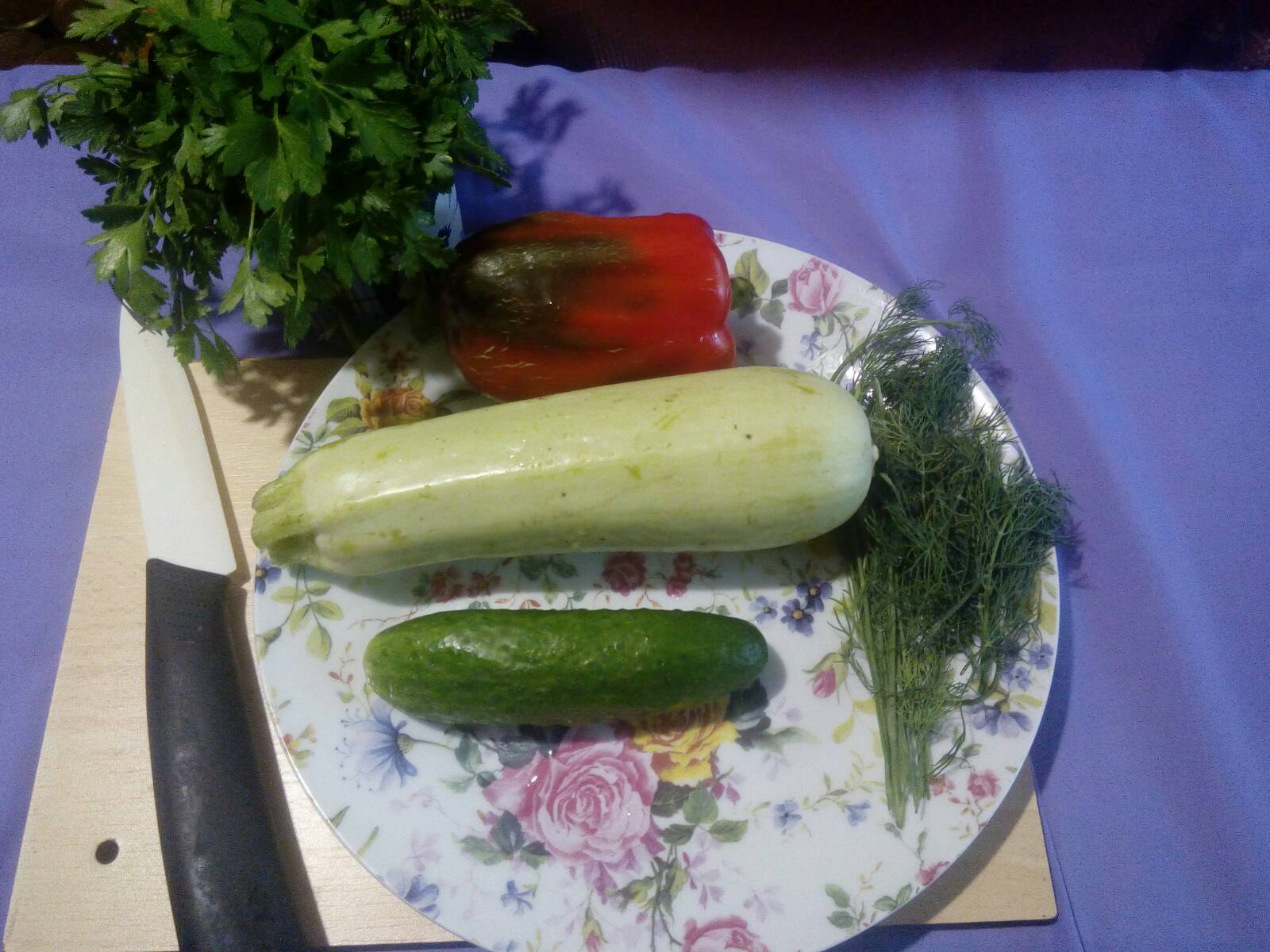 Сырой кабачок в салатах: рецепты. Инструменты и овощи