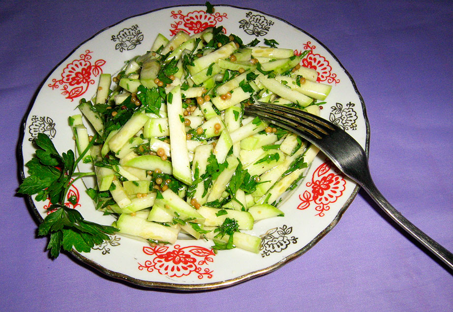 Свежий кабачок в салате: рецепт с горчичным соусом