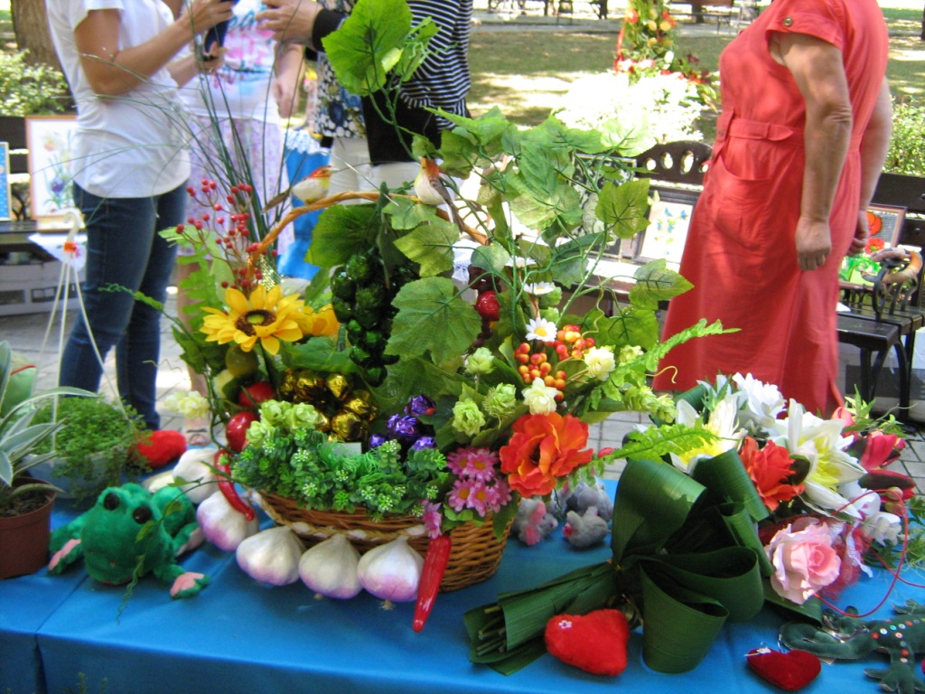 Донецк Выставка цветов 2015 Букет из овощей и цветов